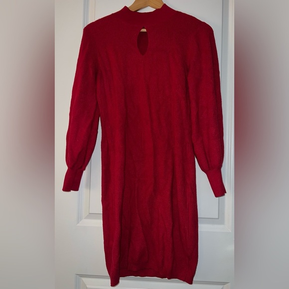 Elegant Red Long Sleeve Knit Midi Dress with Keyhole Back - Picture 1 of 3